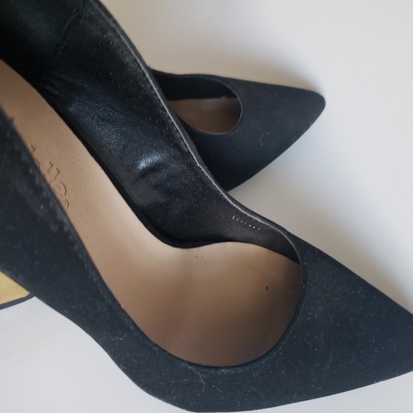 Gold heel pumps - Picture 4 of 5